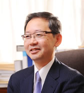 鍋山氏